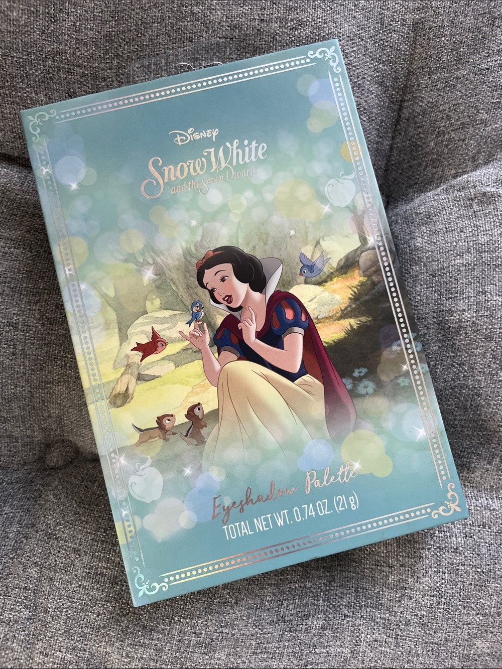NEW!  Disney Snow White Makeup Palette — Teal, Blue, Red, Yellow Artwork